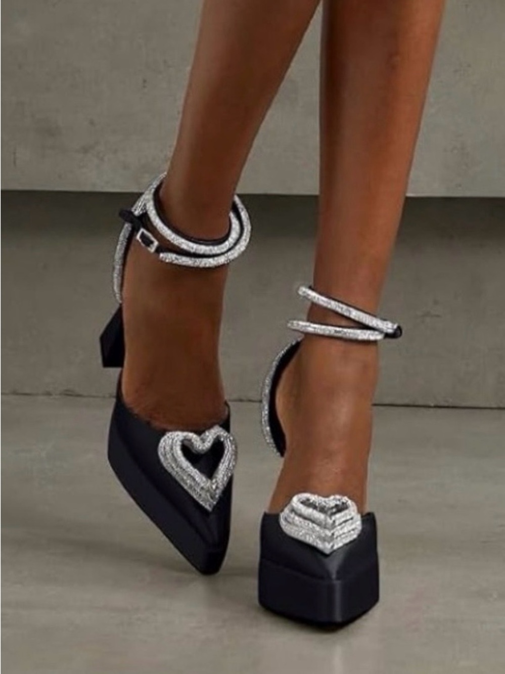 Coutgo satin platform rhinestone heart heels ankle straps black 9.5
